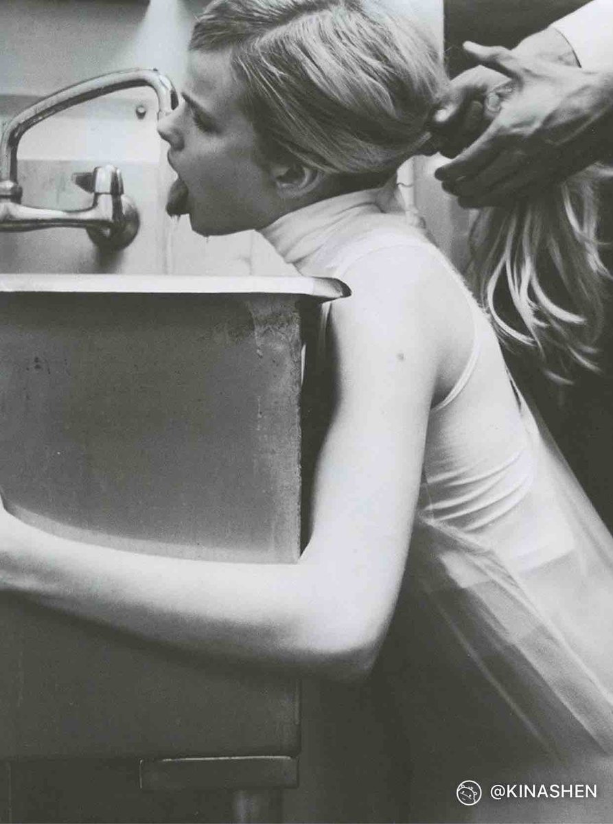 母猪爬过来爆吸你祖宗的大臭脚，刚运动完捂出的臭味直冲猪鼻，让祖宗的脚汗味在你鼻腔和头腔里炸烂你所有作为人的理智，甘愿做一只被祖宗爆骂压榨的傻逼丧志母蛆！
#母蛆 #母驴 #母狗m #臭脚 #气味控 #公交车 #婊子 #反差婊 #母猪 #肉便器 #辱骂 #窒息 #鸡吧套子 #精液厕所