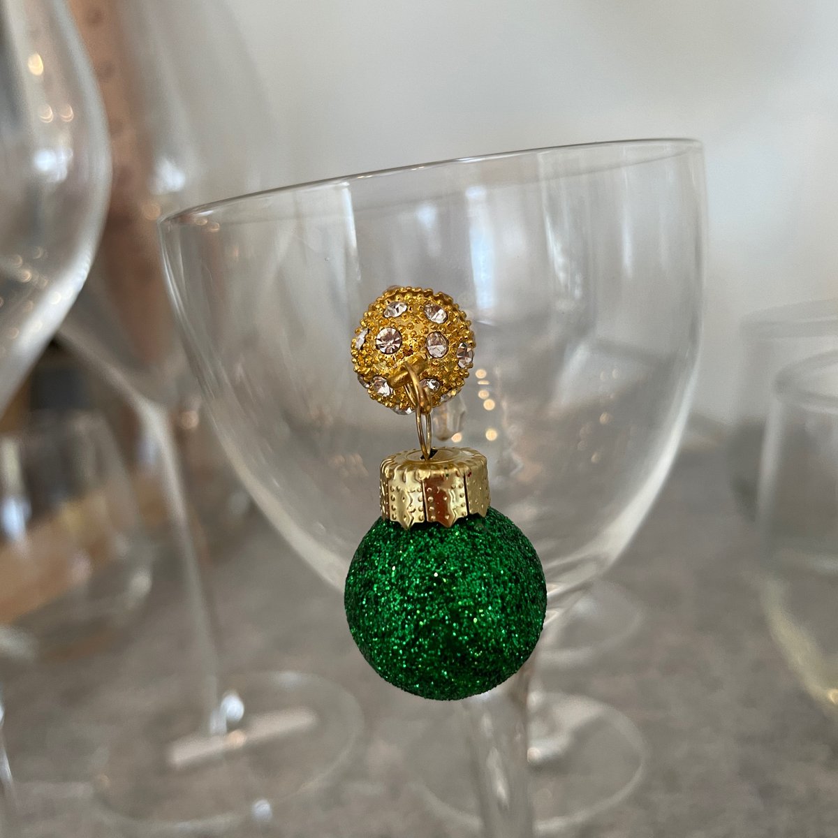 French75B's tweet photo. Our adorable #holiday wine charm sets? BAM! 20% off beginning Thursday. https://t.co/OSoIKZcgi3