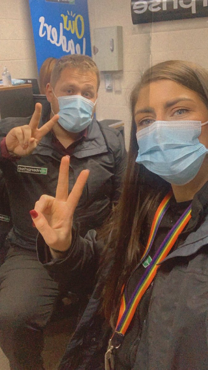 Working our bank holiday for the OOH team! <a href="/C_Moat1/">Connor Moat</a> 

Helping our customers get back on the road during the Christmas period 🎅🏻🎄