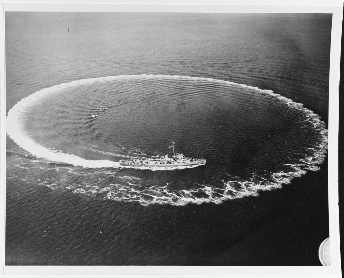 Rich_Ships's tweet photo. 🇺🇸DE-51 USS BUCKLEY during speed trials off Rockland, Maine, 3-Jul-1943
20 knot speed trial and a turn radius of approx 1,000 ft in diameter
#DE51 #USSBuckley #DestroyerEscort https://t.co/uOpUbMiQuU