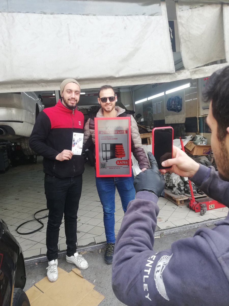 BoardsYaya's tweet photo. https://t.co/vkSQlvHMzj @karmadolapcom Maslak Atatürk Otosanayi sitesi içerisinde çekiliş ile hediyeler dağıtmaya başladı.

#reklam #pazarlama #gerillamarketing 
#medyasatinalma #medyaplanlama https://t.co/7Cnn0uJu3I