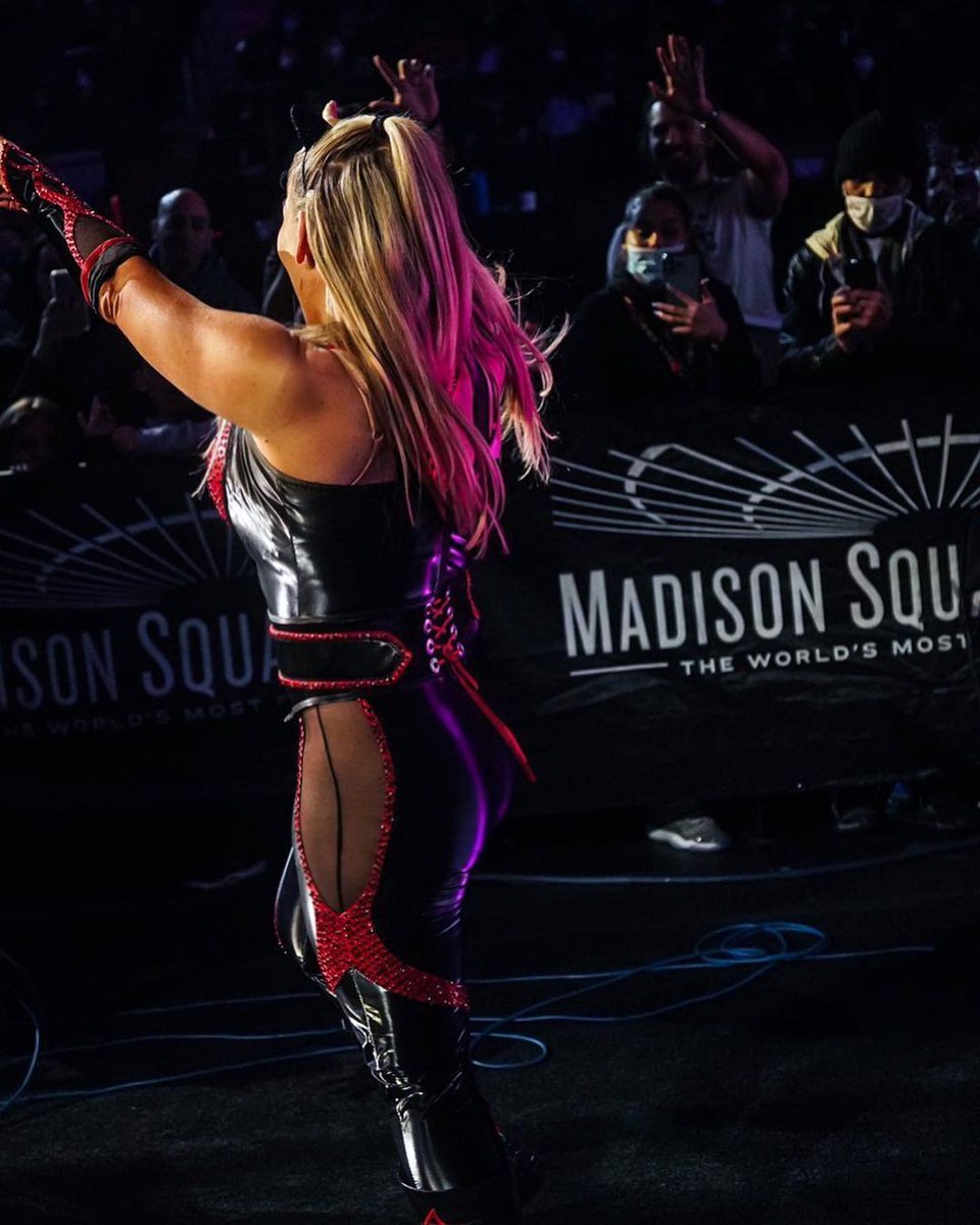 The best booty to give to the best fans.