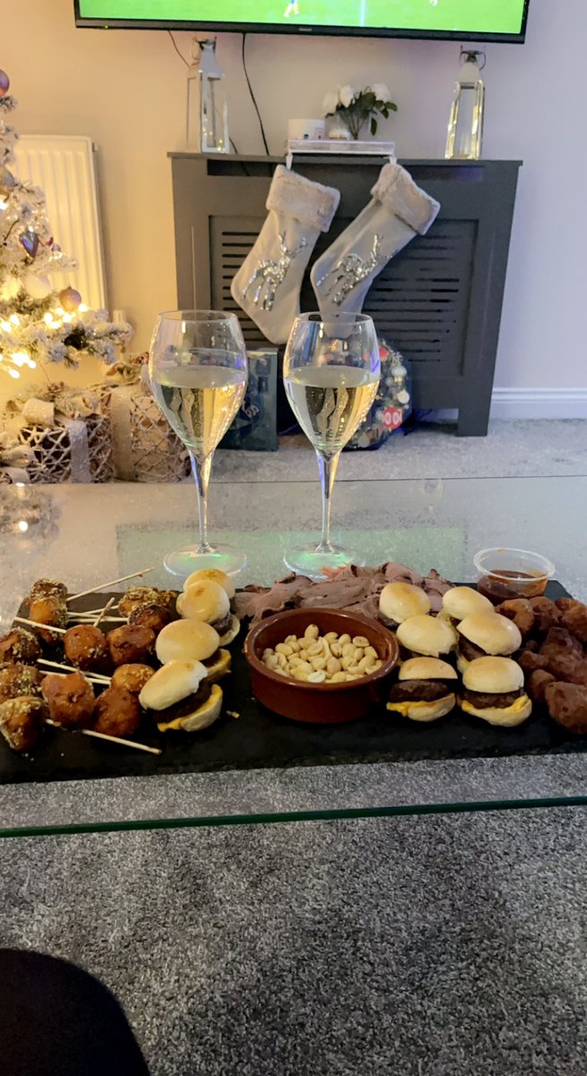 daisyjames19's tweet photo. Waited all CHristmas for this! 🎅 https://t.co/3LwLCzko7f
