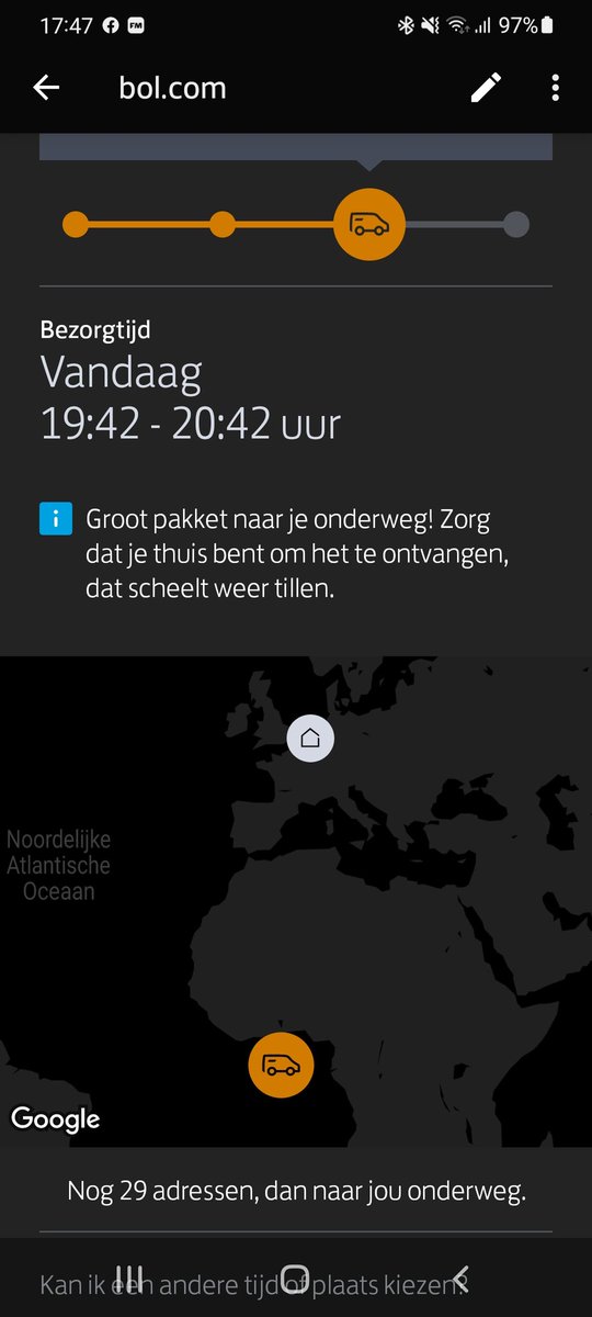 devriesBob's tweet photo. Euhmm @PostNL met wat voor transport middel brengen jullie mijn pakket als jullie bezorger nu in Afrika aan het bezorgen is? https://t.co/JKLE2jCwoE