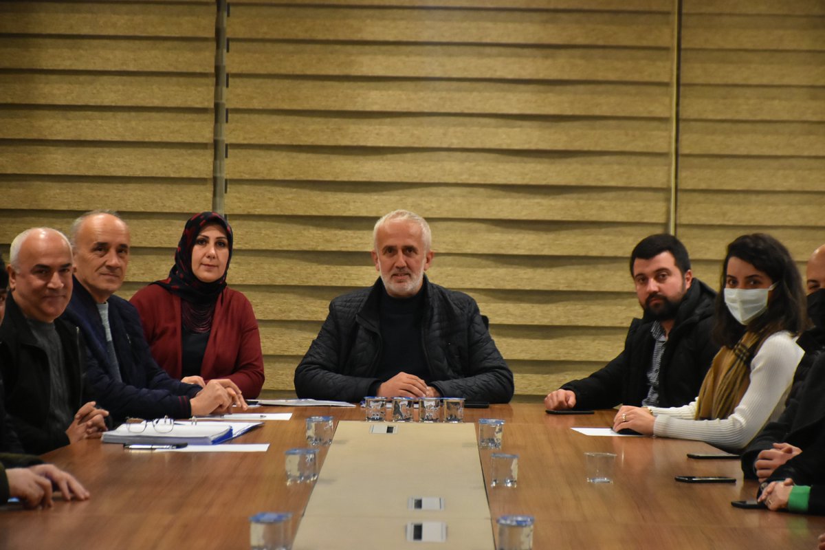 mkeskin81's tweet photo. Haftalık olağan İl Yönetim Kurulu Toplantımızı AK Parti #Düzce İl Başkanlığımızda gerçekleştirdik.

Değerlendirme ve istişarelerde bulunduk. Hayırlara vesile olsun. https://t.co/PN2wJxNQnb