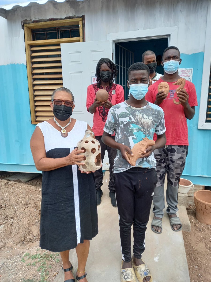 DevelopmentMin's tweet photo. 🗺27 December is International Day of Epidemic Preparedness.
👷♀️During #COVID19, #DevMin continues to contribute actively to business continuity through small grants, protective equipment & supplies, with a focus on supporting women-run ASMEs! https://t.co/SNXk92pRwS