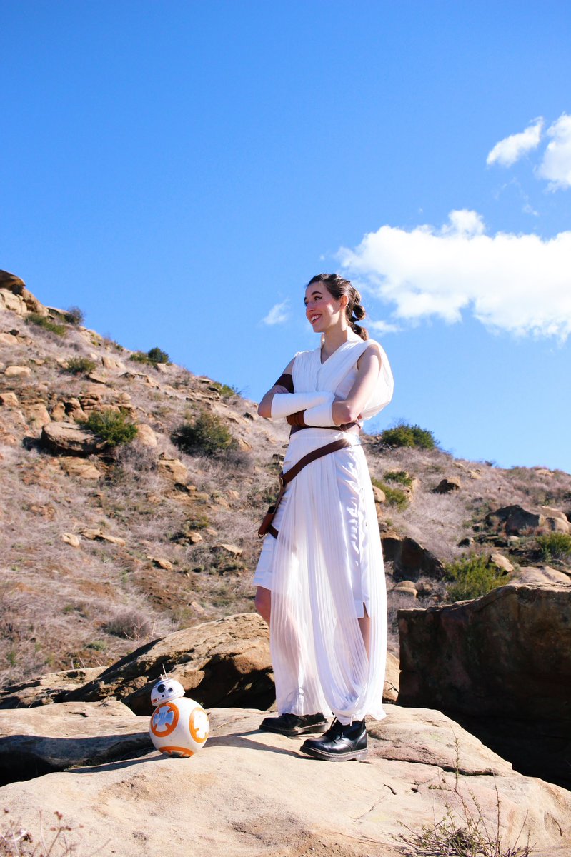 bvtterbean's tweet photo. finally got to take some photos in Rey 💛 https://t.co/eeNBllpjU8