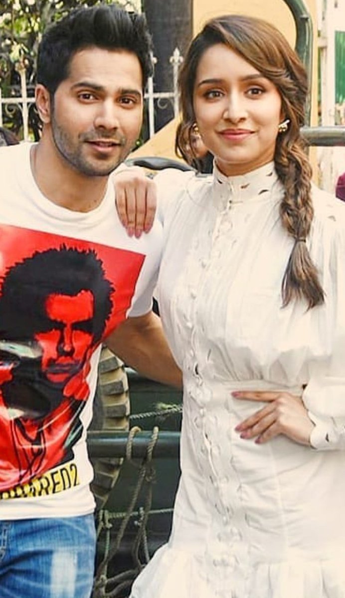 Navyeahh20's tweet photo. i miss them alot!!!!😭❣️✨💫
@Varun_dvn @ShraddhaKapoor
#VarunDhawan #ShraddhaKapoor #wewantvarshraback https://t.co/B7uLXuE0bG