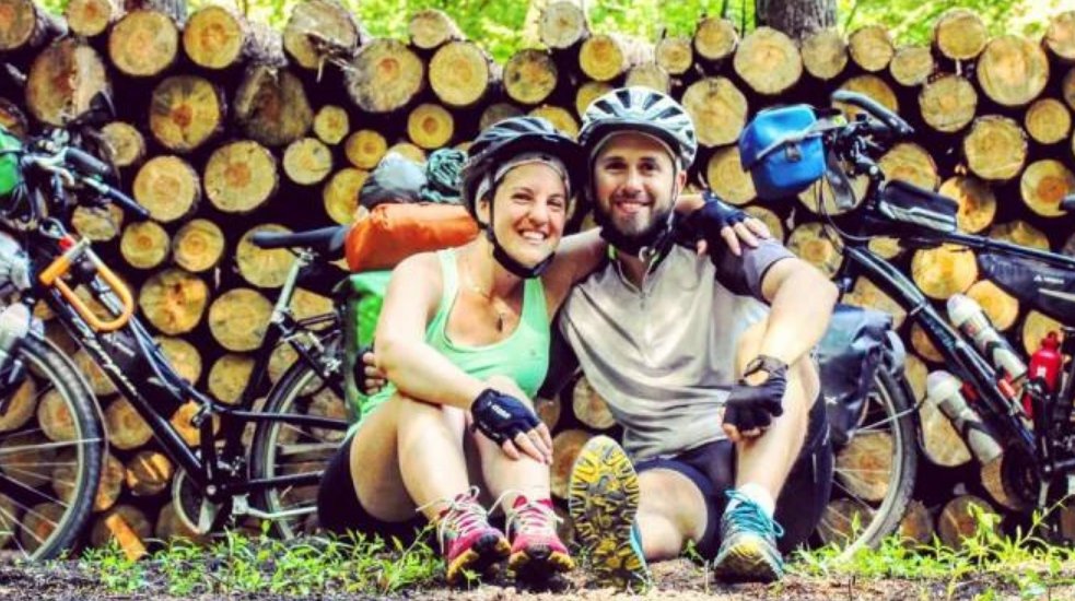specialized_it's tweet photo. 😃Giro del mondo in bici: l'avventura di Elena e Andrea. "Cambio di vita per tre anni"💪

"È durante il viaggio di nozze, a ottobre 2017, che Andrea Tassi ed Elena Pradella, 33 e 31 anni, spingono la gioia oltre i confini di un immaginario che… https://t.co/QzrIn6Hfg2 https://t.co/LlcsqWgfjX