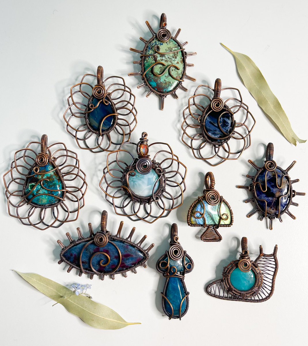 mildhippie's tweet photo. 🌨❄️☃️ FROST BITE ☃️❄️🌨

pendants available Dec. 31st at 4pm est https://t.co/tktVI9tEDy