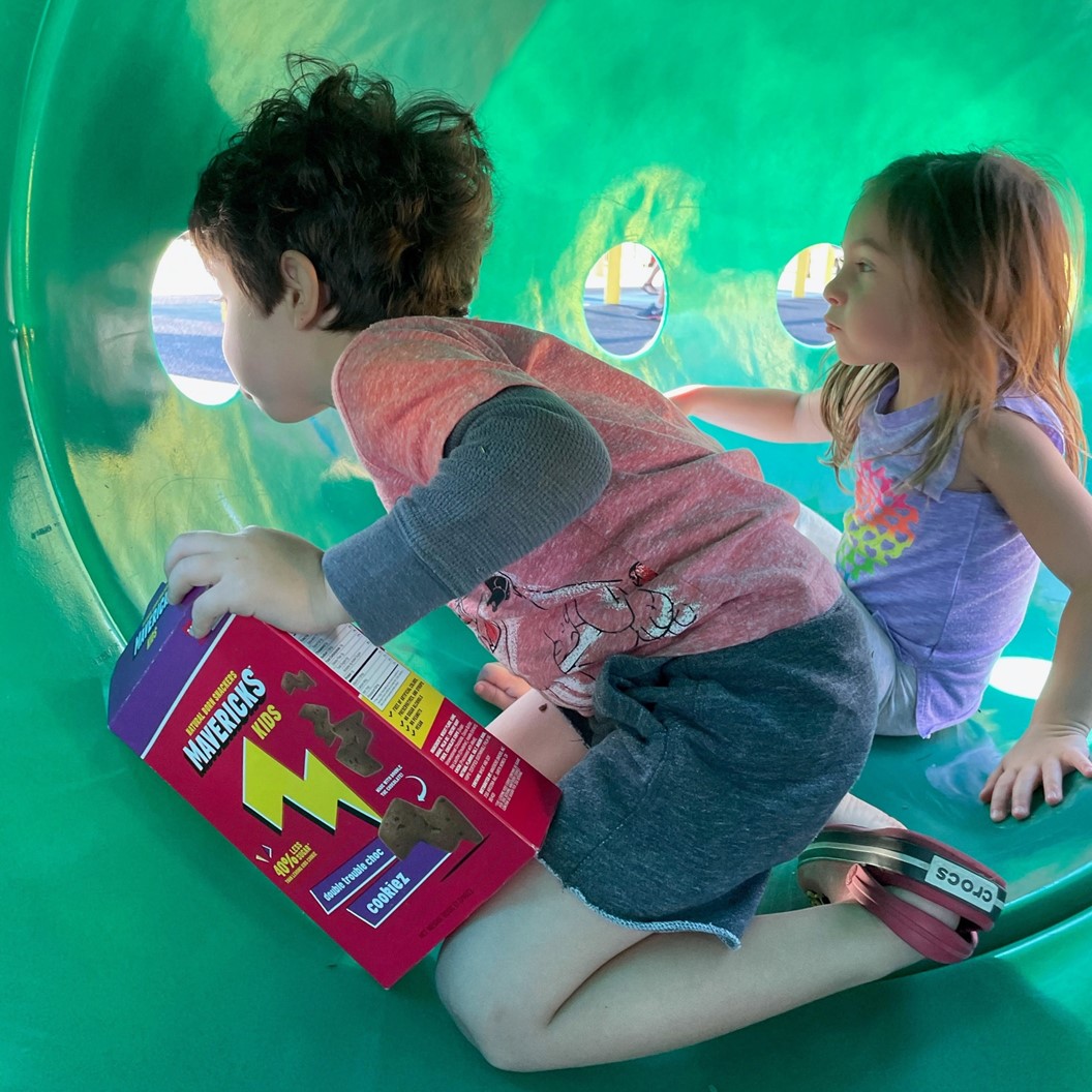 Hide and seek, but don’t forget the snacks! We like their style, <a href="/mamarissasa/">Marissa</a>! 📸

🛒: mavericksnacks.com + @wholefoods <a href="/amazonprimenow/">Amazon Prime Now</a> @thrivemarket <a href="/hungryroot/">Hungryroot</a>

#naturalbornsnackers #snacklikeamaverick #wholesomejustgotawesome #junkfreezone #kidsnacks #snackattack