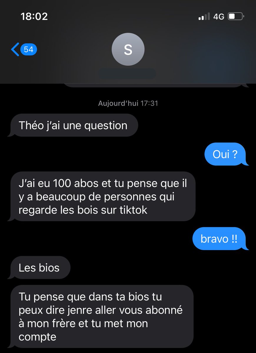 theomcx's tweet photo. AHAHAHAH MON PETIT FRÈRE (il a 10 ans) https://t.co/JyUtVstoMs