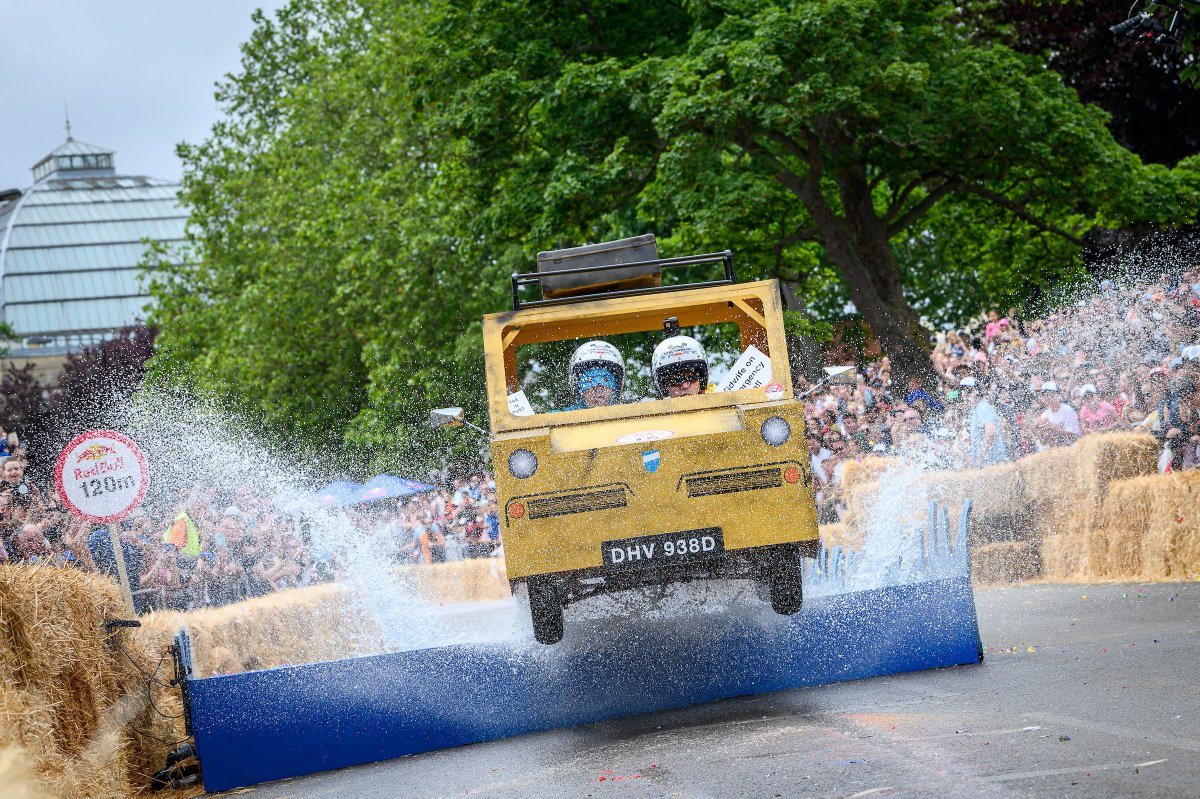 The totally bonkers and ever popular #RedBullSoapboxRace is back at Ally Pally on 3 July 2022! Now's the time to apply to enter or register your interest for tickets so you can be the first in line when they go on sale 🏁 <a href="/redbull/">Red Bull</a> 

🏎️ bit.ly/3qkEhFb