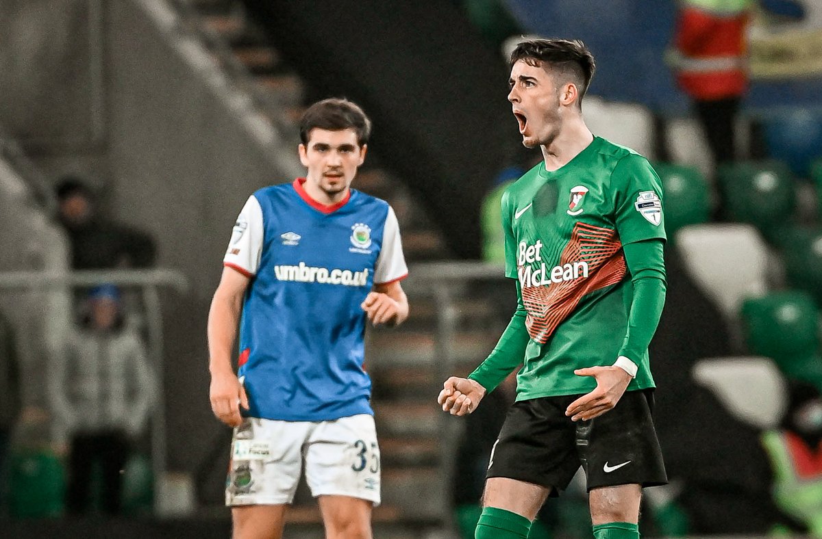 Glentoran's tweet photo. The 𝐛𝐞𝐬𝐭 striker in the Irish League 🔥

#WeAreGlentoran #COYG 💚🐓 https://t.co/gqPevFqepZ