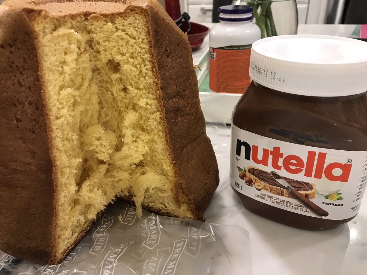 LisaPBRI's tweet image. Chillin this week doing much of nothing only #funtweets ❤️ am 🥶 ❄️ walks w my best bud 🐶 🐾 followed by 😋 panettone @NutellaGlobal in panini press #sogood