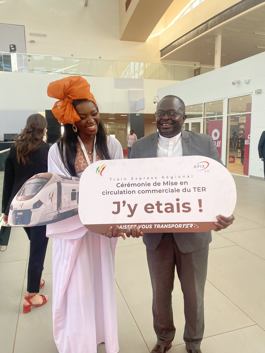 ousthiongane's tweet photo. Bon démarrage au #TER. Cérémonie de mise en circulation. Vers l’avenir, à vitesse express ! https://t.co/XRhTzlMWeq