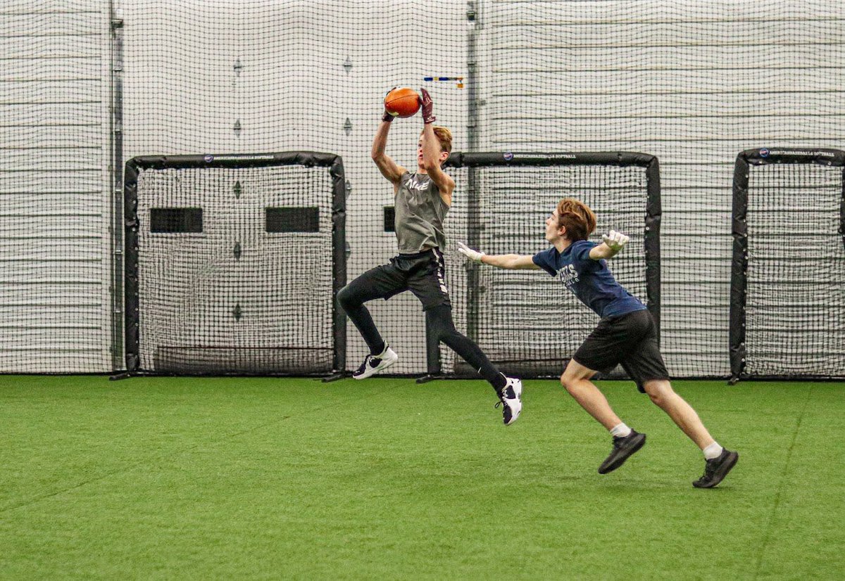 StevieJohnson13's tweet image. His dad was the head trainer taking care of me when I played in SF. 

He was 5years old then, now he’s 13 and I’m grateful to be able to teach him how to be a #SpaceCreator 🖤♻️ #HandleBizHaveFun #GoldBloodedBill