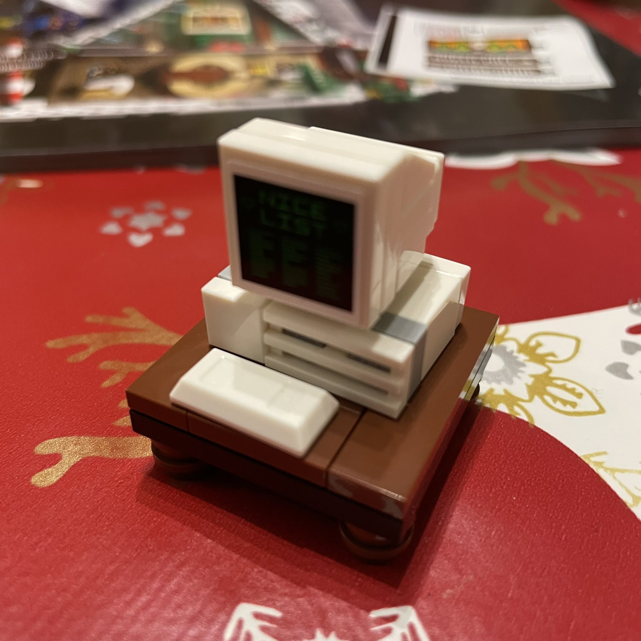 Colm Doyle on Twitter: "Taking advantage of this lego set to both a CRT monitor and a desktop computer to my kids who have literally never seen either in their life.