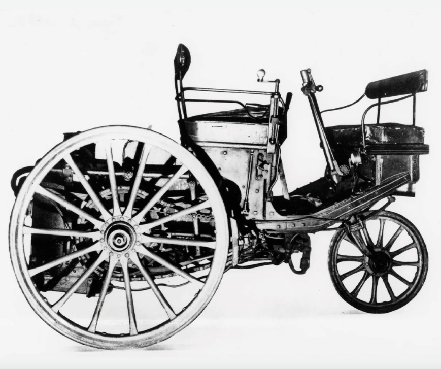 ¿Sabías que el primer automóvil de #Peugeot fue un triciclo de vapor realizado por el ingeniero Léon Serpolle? <a href="/PeugeotES/">Peugeot España</a>