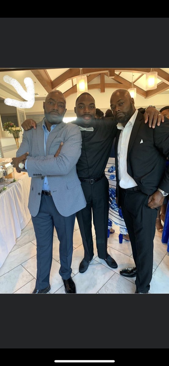 celly_92's tweet image. Dec. 9th my life changed forever because a coward took you away from us. Missing you everyday Daddy….🙏🏾💙 #LLTwin