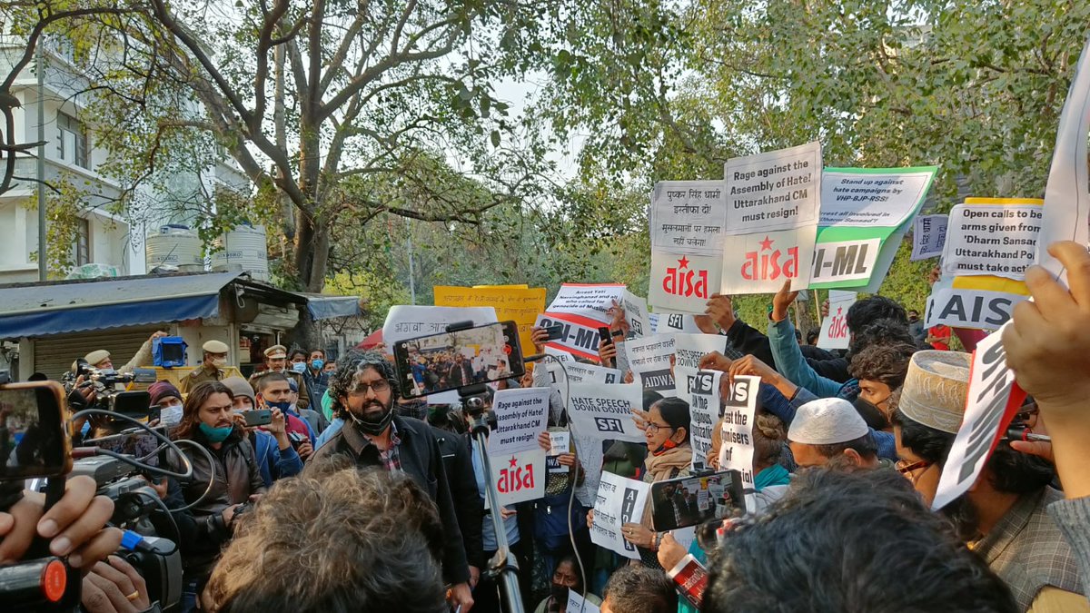 ryaindia's tweet image. At the #CitizensProtest outside Uttarakhand Sadan in Chanakyapuri, with one common demand: #ArrestHaridwarGenocideMongers. From Haridwar to Delhi, and Raipur to Udupi, the Sangh brigade is bent upon instigating communal violence ahead of the coming elections. Foil this design.