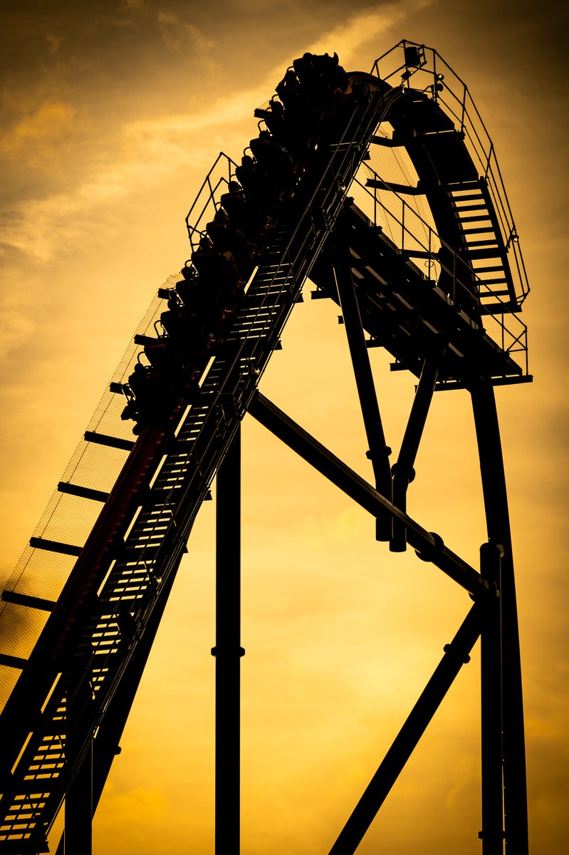 amusementhunt's tweet photo. The sun is about to set on 2021, but we got to ride some great new coasters this season! Jersey Devil Coaster at @SFGrAdventure October 2021. #rollercoaster #jerseydevilcoaster #sixflagsgreatadventure #sixflags https://t.co/lWpjT0Zv8z