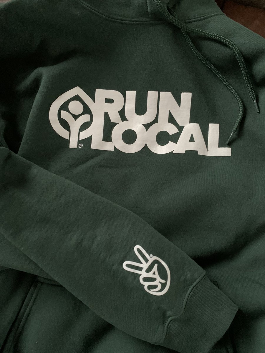jeremy_peppeard's tweet photo. Picked up my #runlocal hoodie from Vertical Runner in Brecksville. Proceeds from the sales go directly to @clevemetroparks trails fund. #trails #trailrunner #trailrunning #verticalrunner #FindYourPath https://t.co/hPRWB1ARAF