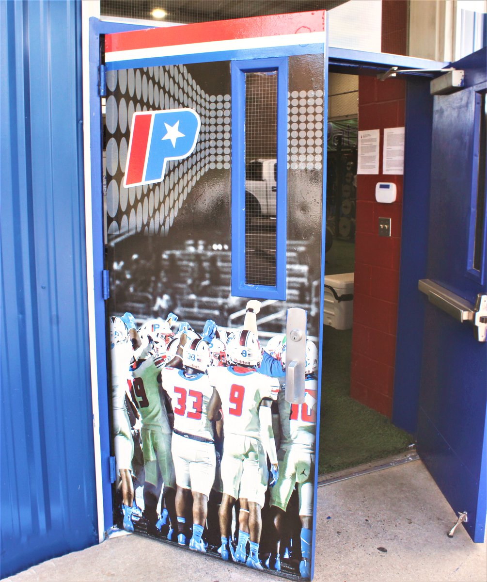 Who knew that a door could look this good? Check out what other print solutions can liven up your school by clicking the link below.
magna4.com/education-grap…

#MagnaIV #printsolution #print #printcompany #doorgraphic #design