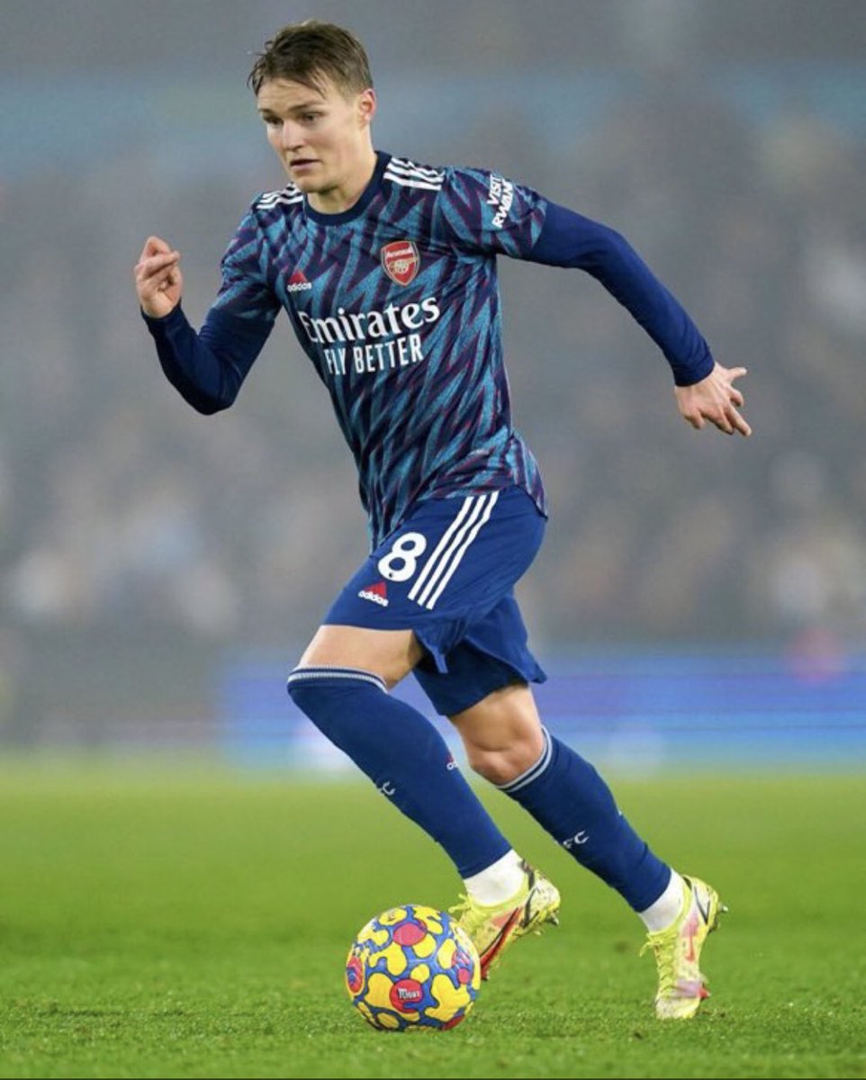 PaulmedsAFC's tweet photo. So much love for Γ right now. Was never in doubt from what i saw from him on loan last season that he would come good. β€οΈ #mynumber8 https://t.co/qKVQNnX1S3