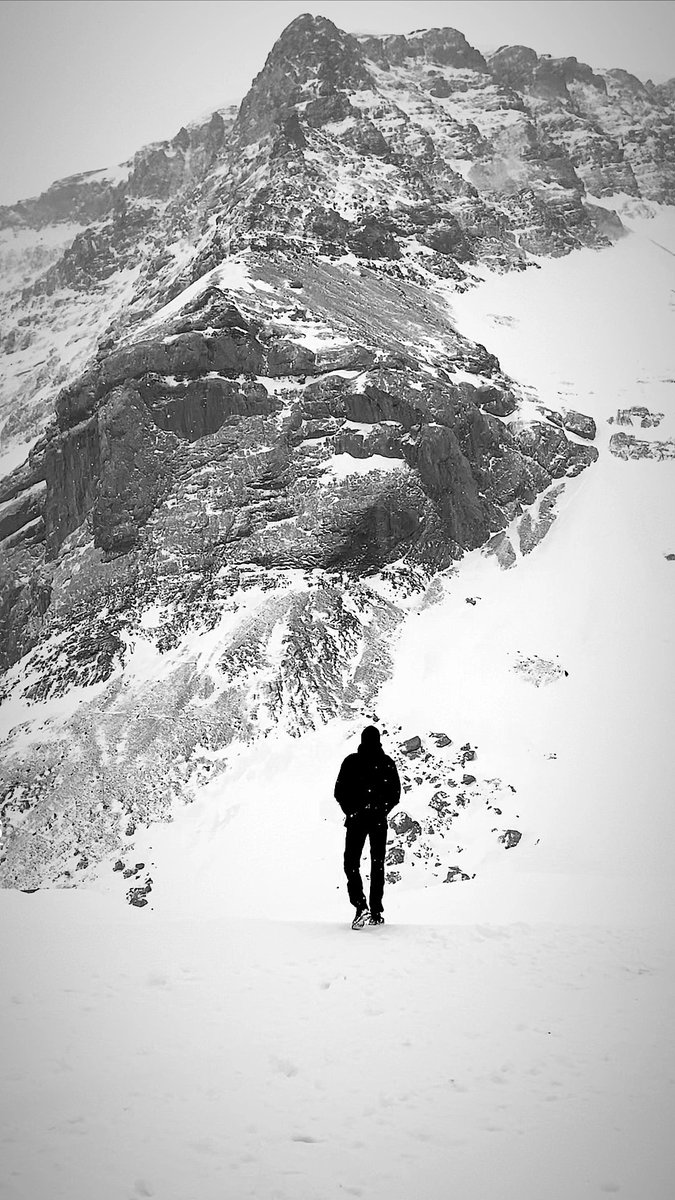 justnomadd's tweet photo. Arrivé dans le canton de @regionduleman pour profiter de 4 jours sur place 🇨🇭
Aujourd'hui, c'était luge sur la piste dédiée de 7 kms, balade aux @portedesalpes avec la visite du #glacier3000 (dans les nuages) puis petite session sport à la salle du block de la station 👌 #myvaud https://t.co/pqEQejpheJ