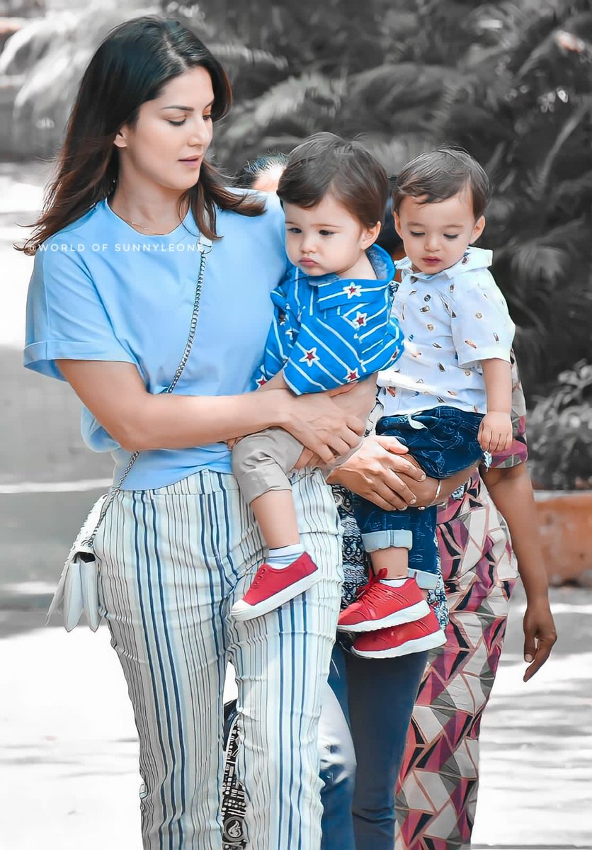 #WeSupportSunnyLeone