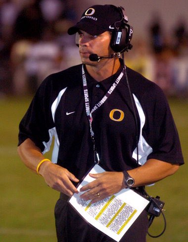 RedElephant_FB's tweet image. FUN FACT: At every school Coach Niblett has been, he has led them to an undefeated season! #ATM 🏆💍

➡️ 2013 Hoover HS 
(15-0) *National Champions*

➡️ 2012 Hoover HS 
(15-0) *State Champions*

➡️ 2007 Oxford HS 
(10-0)

➡️ 2004 Oneonta HS 
(15-0) *State Champions*