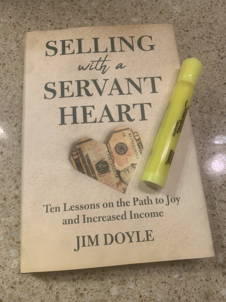 kmanning's tweet photo. So proud to be one of the twenty thousand salespeople that have been provided the opportunity to learn from one of the best. Wrapping up 2021 #Sellingwithaservantheart from #JimDoyle Thanks for coming to South Dakota….on purpose back in the 1990s https://t.co/Wa60oEmcQk