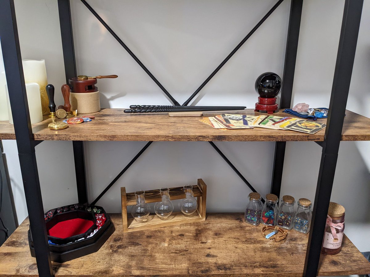Ellendarii's tweet photo. Look at this stuff
Isn't it neat?
Wouldn't you think my collection's complete?
Wouldn't you think I'm the elf
The elf who has everything?
#DnD #dice #larp #apothicary https://t.co/HAQypOQtUt