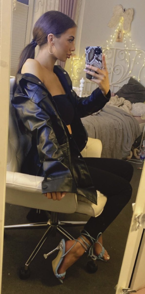 herrindina's tweet photo. ❌ welche kleine fotze hat bock auf eine ignore session? ihr dummen loser gehört ignoriert und währenddessen könnt ihr meine zahlungsaufforderungen bestätigen 😘 ❌

#findom #moneydom #geldherrin #geldsklave #paypal #skype #paysafe #teamviewer #loser #zahlschwein https://t.co/IaR00bmNbt
