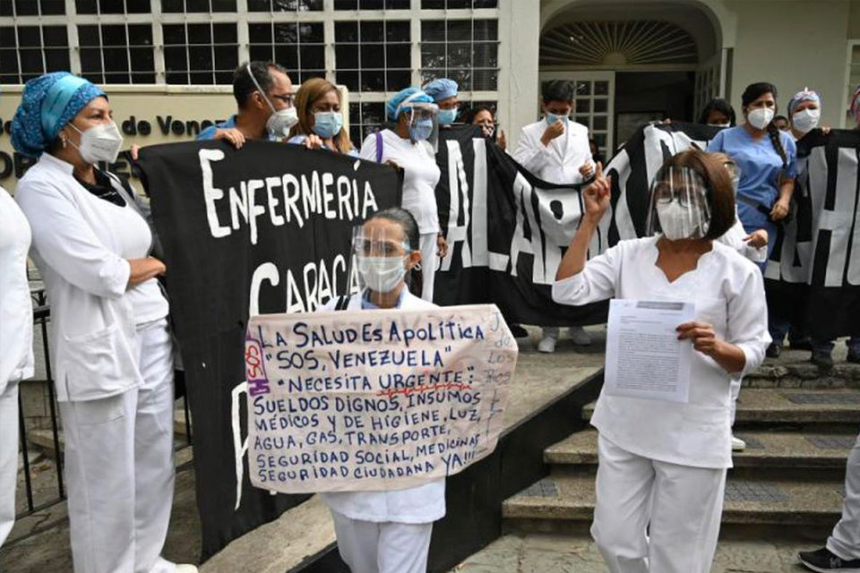 DiarioTalCual's tweet photo. 70% del personal de enfermería ha migrado del país #TalCual #ClaroyRaspao #SinPersonal https://t.co/EjwI52GhOF https://t.co/9SSv7epC2R