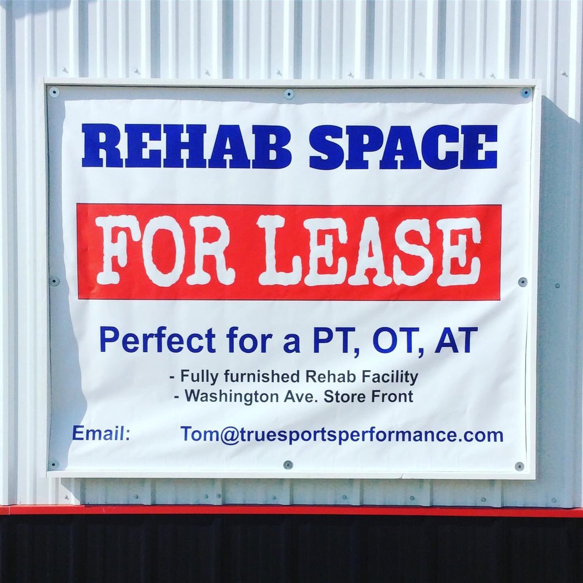 TrueSportsDL's tweet photo. Still looking for a business partner to team up with!!!  
Why not start the new year with a change of scenery?

Our Licensed Athletic Trainer (Tom Truedson) scrubs into surgery 4 days a week.  That means you would basically have full access during normal business hours.  #LetsGo https://t.co/oTylyy2uhb