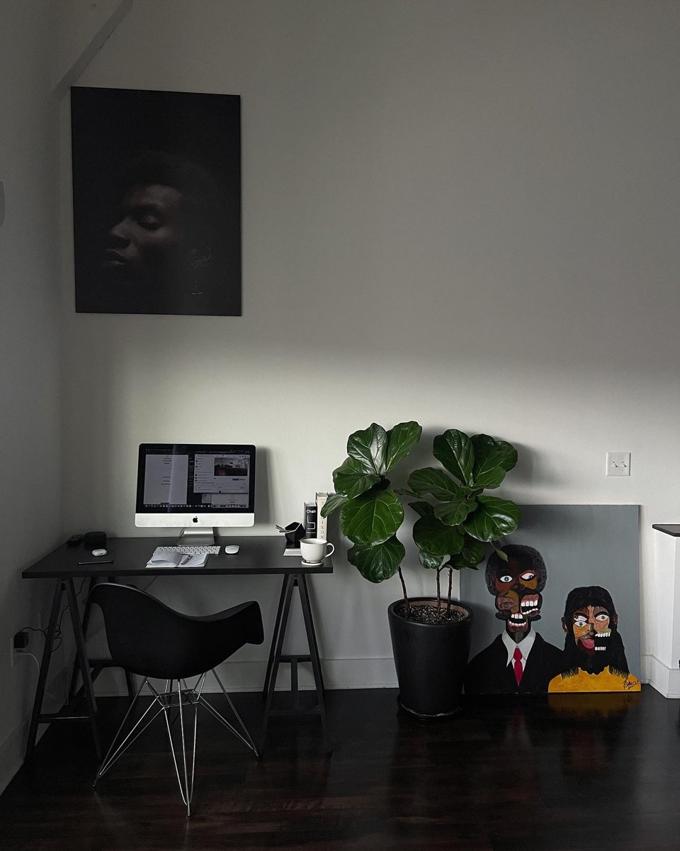 bobbytrendz's tweet photo. work from home. https://t.co/wqRF9Wbgiw