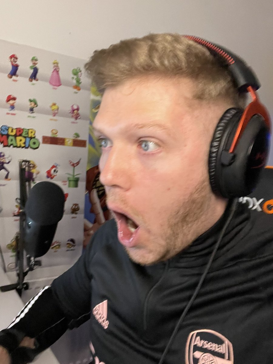 bradukYT's tweet photo. Meme this photo winner gets nothing https://t.co/PeBASGS2fX