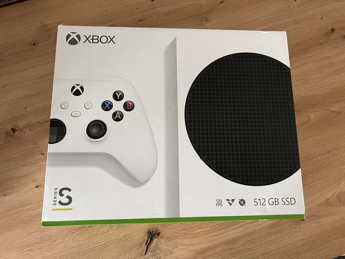 SB_ZoneGG's tweet photo. 🔥 Jeu-Concours 🔥

Pour fêter notre première année ensemble, toute l’équipe d’SB-Zone vous offre une Xbox Series S ! 

Pour tenter de la remporter c’est très simple : 
- Follow le compte @SB_ZoneGG 
- Retweet ce tweet 
- Identifie 2 amis sous ce tweet 

Tirage au sort le 12.01 https://t.co/zqJW4l6IOa