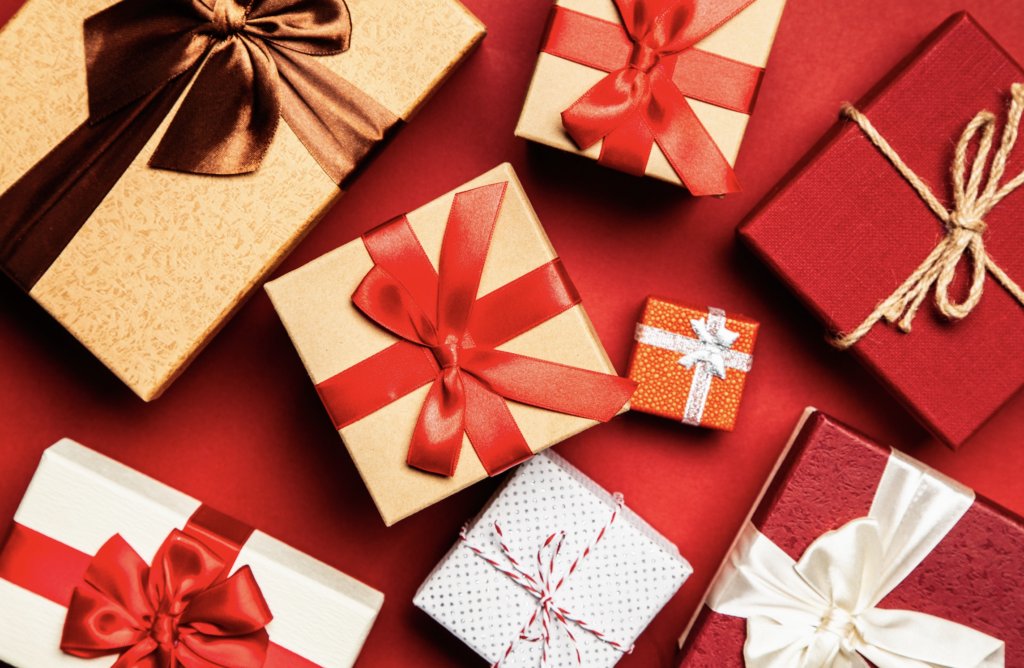 You can skip all the ordering, packing, or cleaning up of gift boxes! 🤩 🎁  We'll also take care of the trips to the post office and tracking hundreds or thousands of packages too! 🎉 eventuregifting.com/applause-boxes/
#EventGifting #EventProfs #CorporateGifting #GiftingmadeEasy