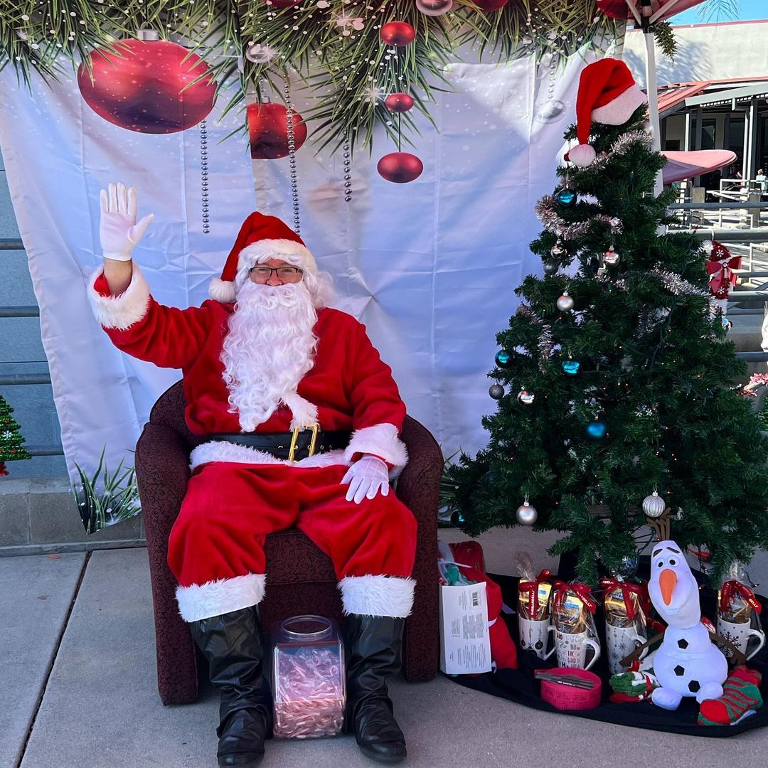 The holiday season might be winding down, but Foothill Technology High School absolutely ROCKED their final week before break!

Story time with Santa?!?!? Count us in.