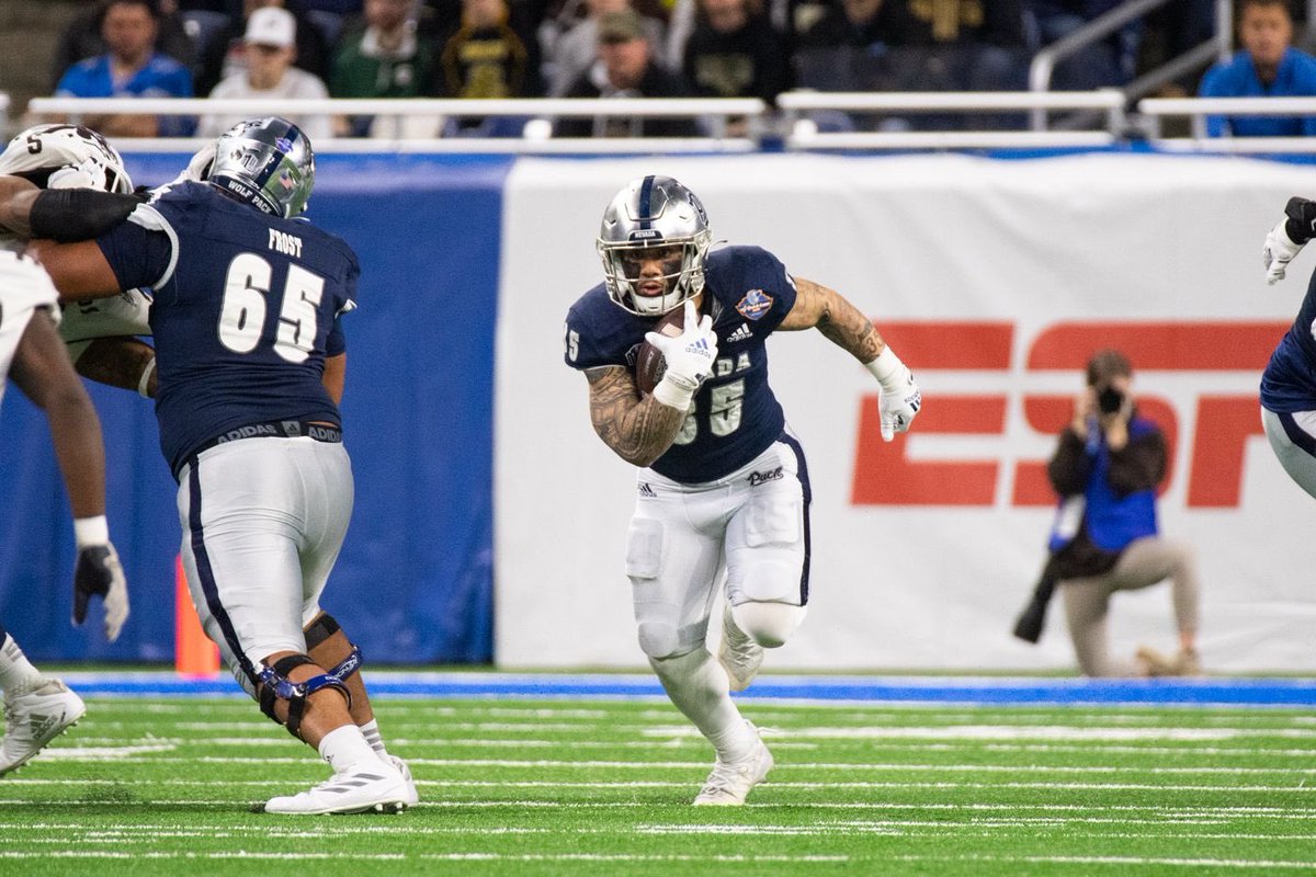 GameAboveBowl's tweet photo. Lots of action in the first half, ready for some more! https://t.co/wnp3N2rCLZ