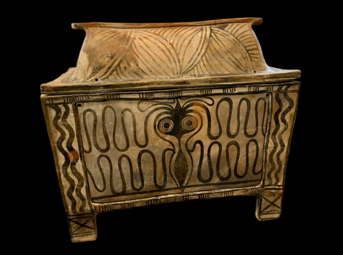 AlmanacAntiques's tweet photo. A #larnax is a type of small closed #coffin, #box or "ash-chest" often used as a #container for #human remains after #cremation in #ancient #civilizations. Learn more. https://t.co/yRzyKVRAUA https://t.co/azupZEhnZe