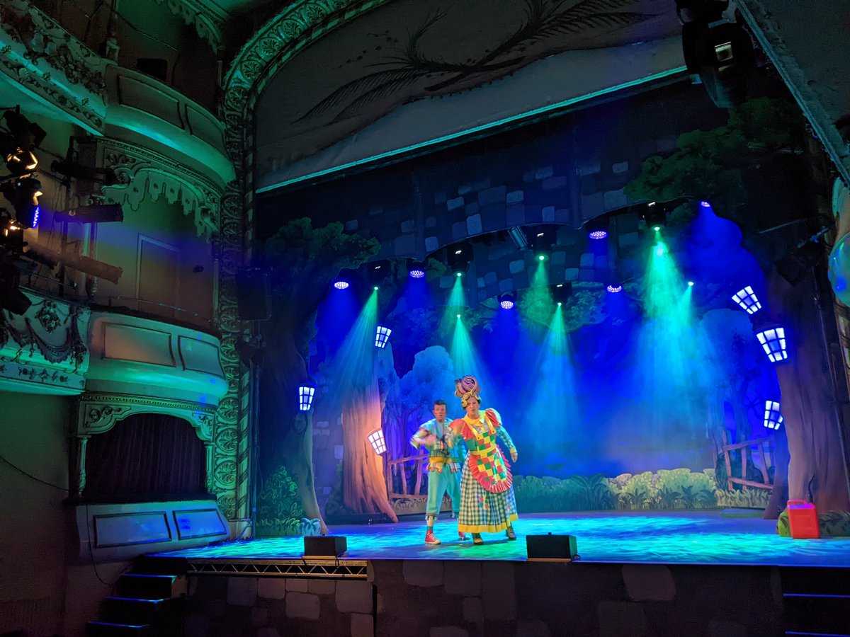 "If you haven’t been to see this years  @margatepanto at the <a href="/TheatreRoyal/">TheatreRoyalMargate</a> ..you’re missing something amazing." 👉bit.ly/30RIYxG
