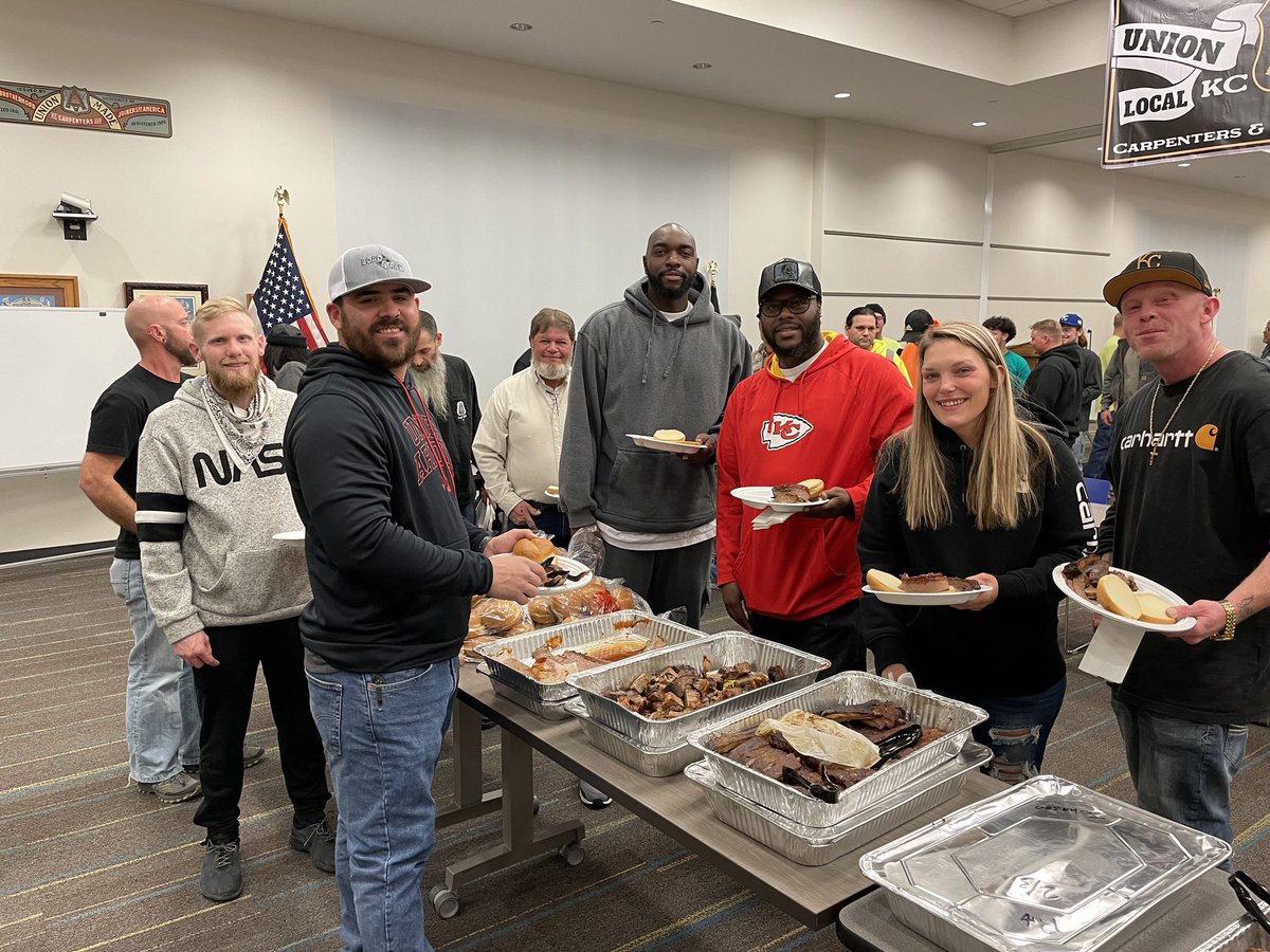 MidAmCarpenters's tweet image. #Local1127 in Kansas City recently held its end of the year meeting and holiday party. During the meeting, KC Councilman @KOneillkcmo stopped by to talk to the members about the Wage Theft ordinance that was approved by the Kansas City Council.

#StopWageTheft #UnionStrong