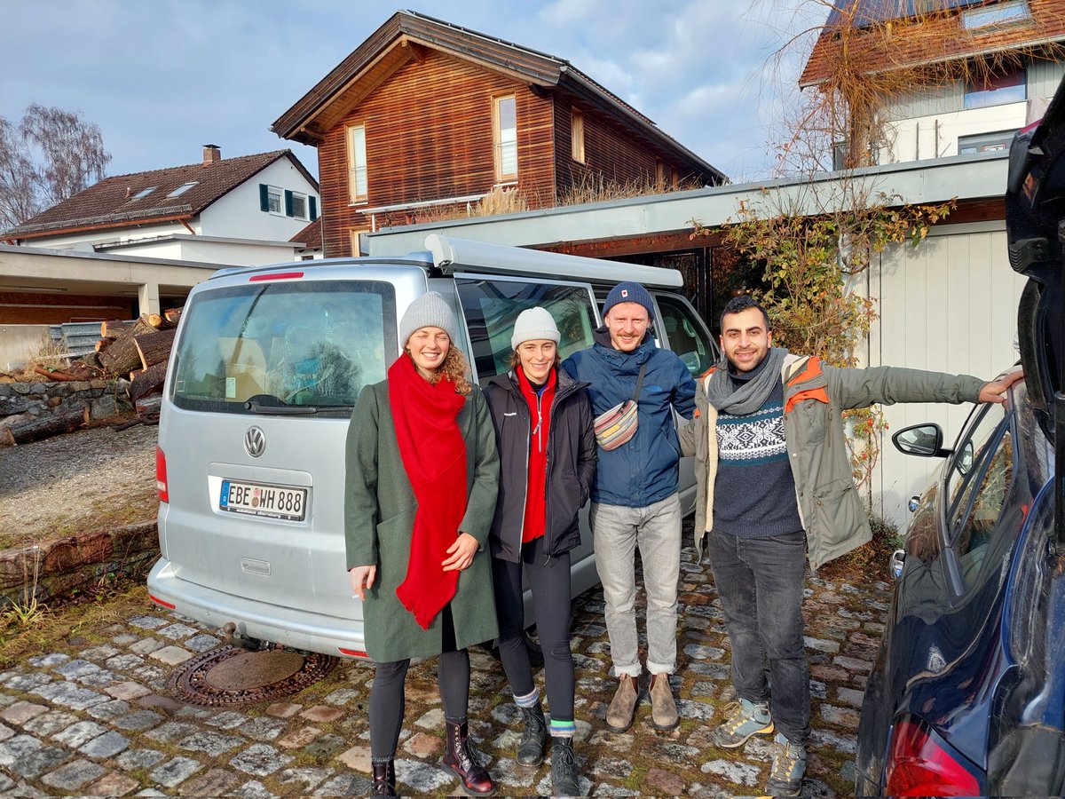 jonathan_sieger's tweet photo. @spendenkonvoi Und hier das Beweisfoto! https://t.co/FFKdp8WcvZ