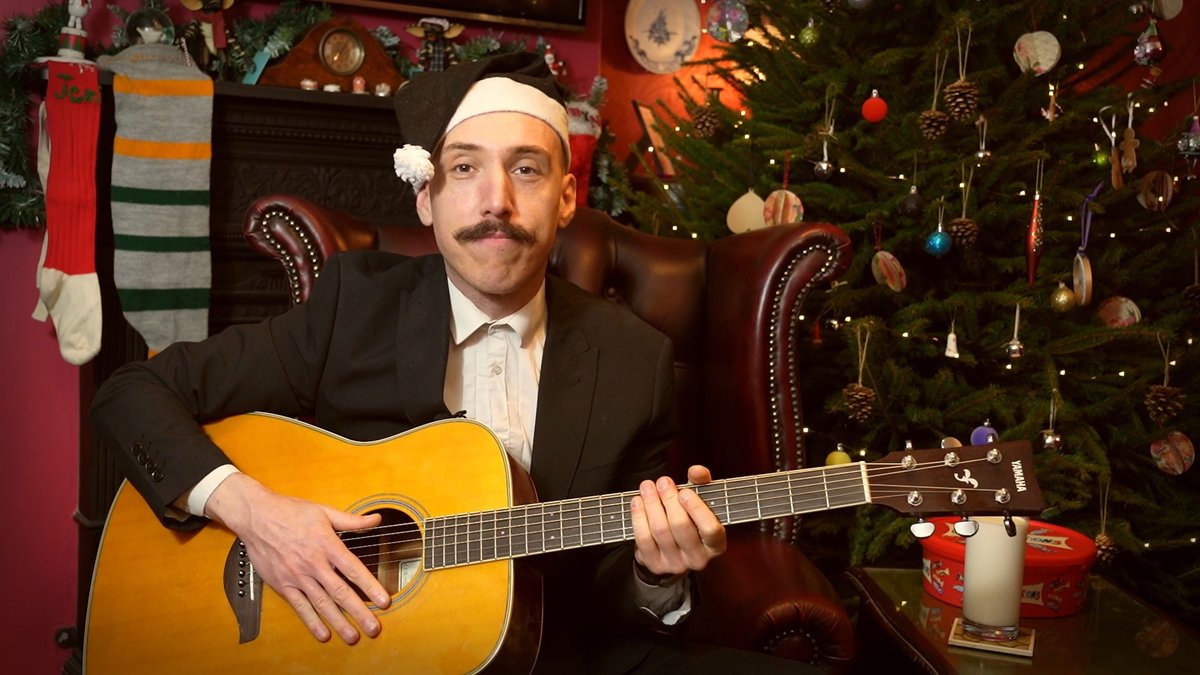 ICYMI here's my cover of Augi Rios' 'Donde Esta Santa Claus', which I recorded for <a href="/rocksound/">Rock Sound</a>'s Holiday Show last week. This is one of my favourite festive tunes, although my mother insists I'm saying it wrong. Lo Lamento! youtu.be/nReyljEkxS4