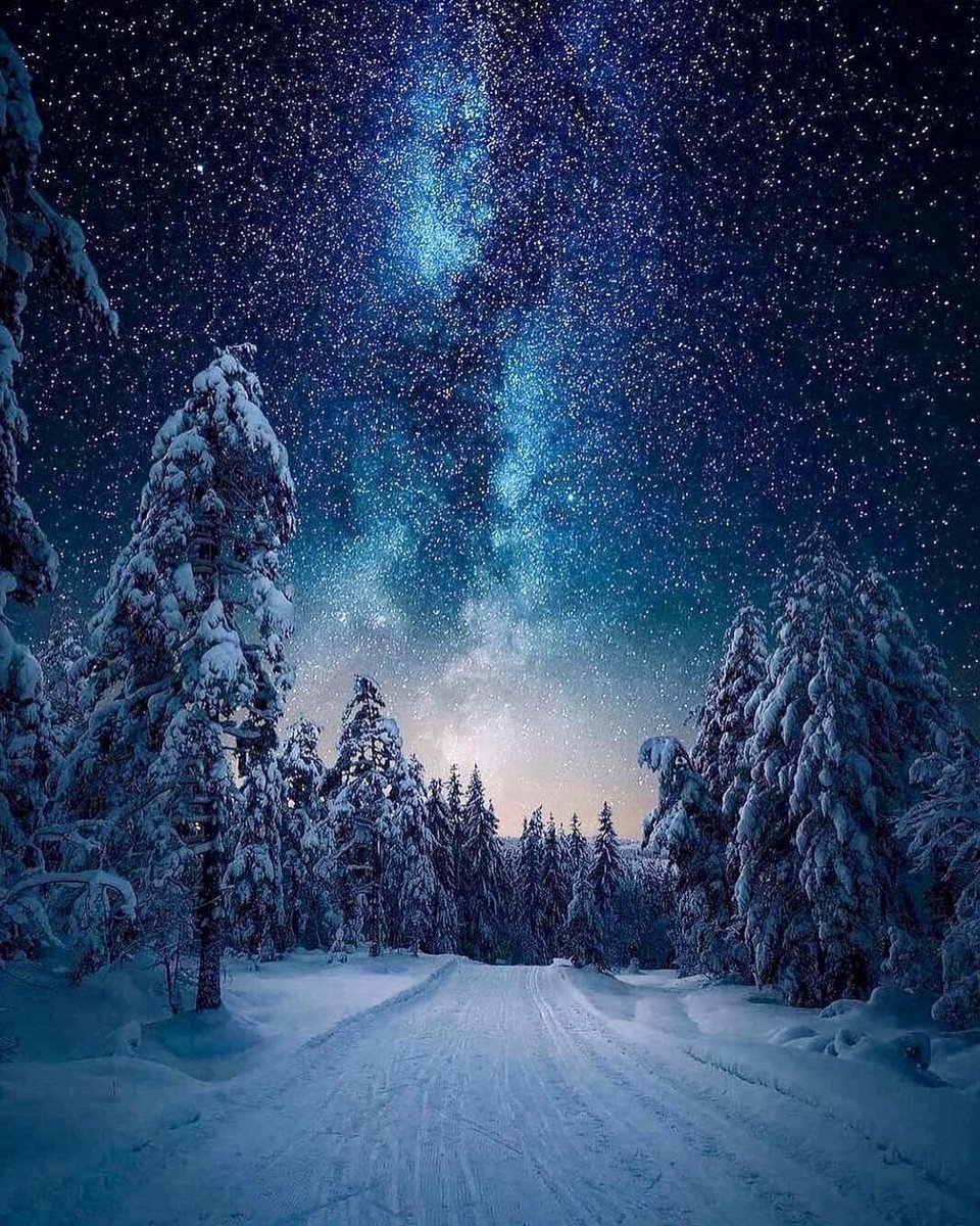 ABC4EXPLORE's tweet image. Scandinavia is such a surreal &amp;amp; magical place… ✨❄️✨ it’s gotta be one of the most beautiful places on Earth! If you haven’t been, you gotta go! The Aurora Borealis will change your life! Absolutely mind-blowing images from @itseriksen in Norway 🇳🇴💙🇳🇴 #auroraborealis