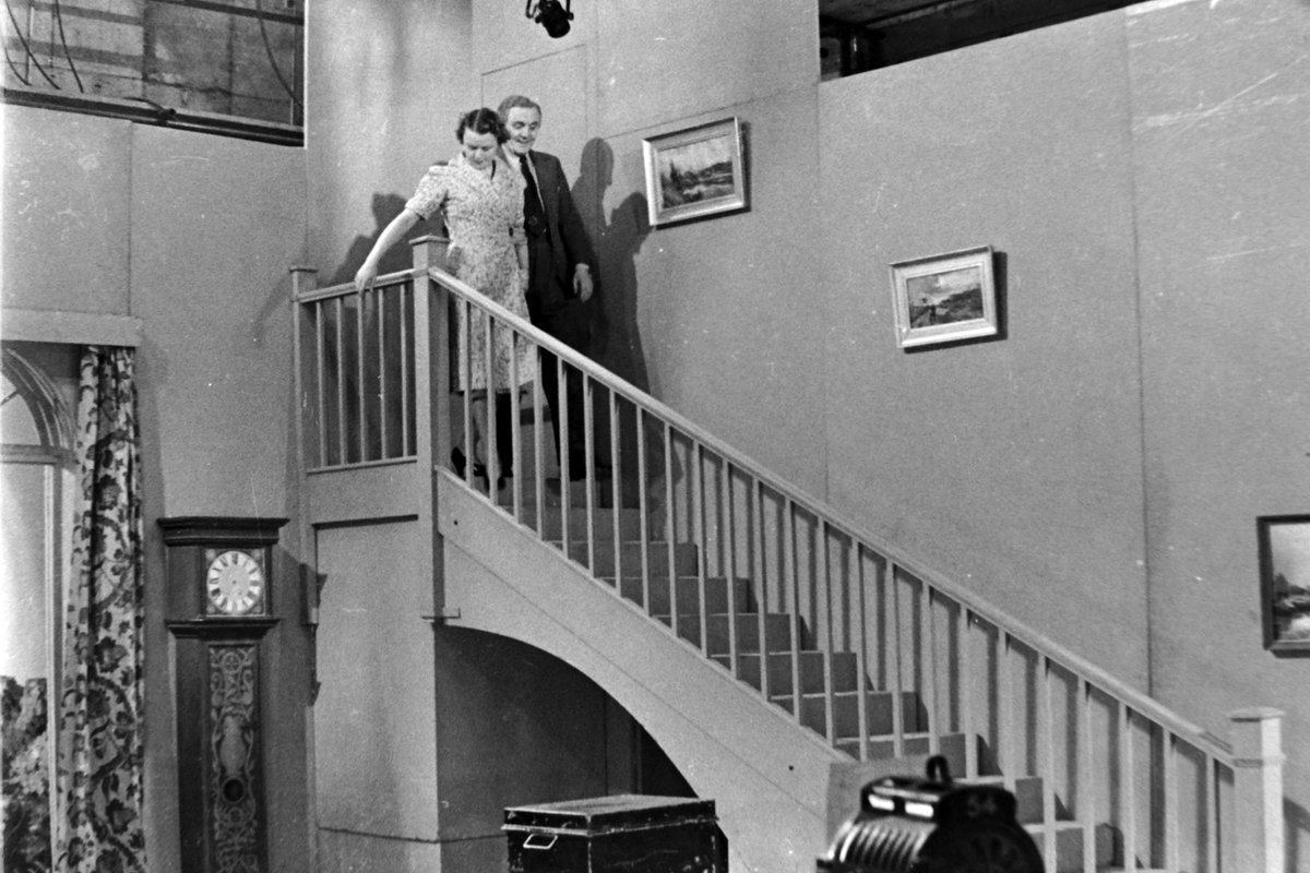 APTSArchive's tweet photo. #OTD 1938 - "The Moon in the Yellow River".
A comedy of modern Ireland by Denis Johnston. Starring; Laidman Browne, James Mason, Una O'Connor, James Hayter.
Produced by Denis Johnston.
@jamie_medhurst @TVdon @kaleidoscopetv @Illuminations #Yourallypally #transdiffusion https://t.co/Z0DWc9M8ot